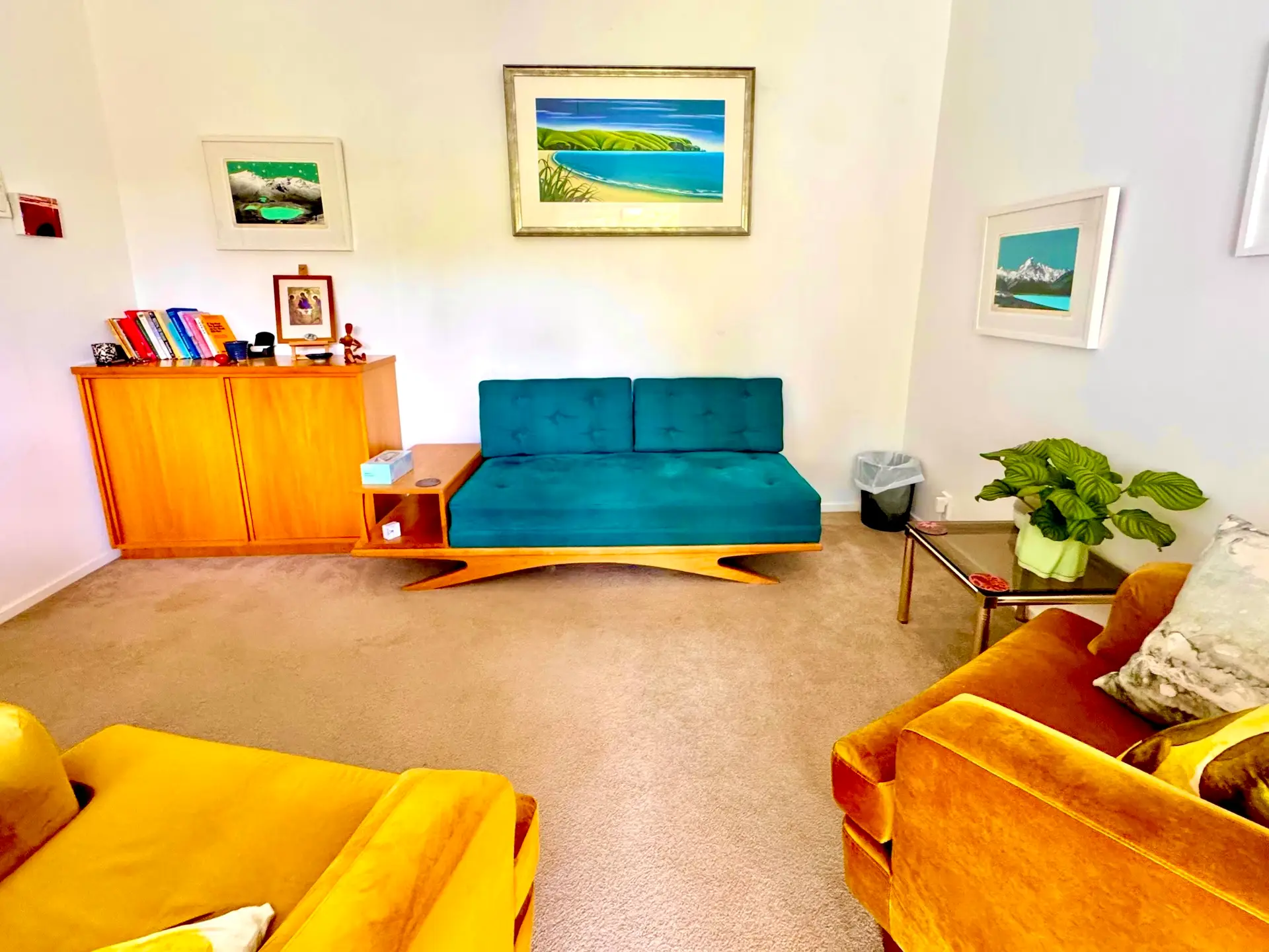 David Chaloner is not just one of the most sought after clinicians in New Zealand, he's also a dab hand with interior design! Beautiful furnishings and artworks in Clinic Four perfectly put together by Brown St Practice's OG clinician, David Chaloner. Brown-St-Practice,brown-street-practice,brownstpractice,david-chaloner,psychology,psychologist,psychiatry,psychiatrist,psychotherapy,psychotherapist,counselling,therapy,ADHD-diagnosis,room-rental,rooms-for-rent,office,clinic-rooms,clinic-space,auckland-central,auckland-cbd,ponsonby,grey-lynn,westmere,family-therapy,sex-issues,couples-counselling,addiction,drugs,alcohol,substance-abuse,best-psychologist-in-nz,best-therapist-in-auckland,beautiful-furniture,art-deco,interior-design,furnishings,stylish